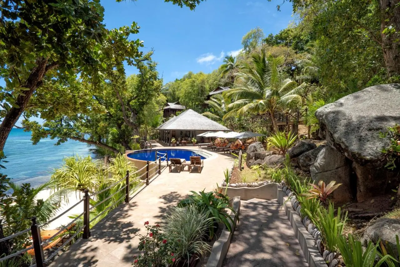 tengerparti_eskuvo_seychelles_cerf_10