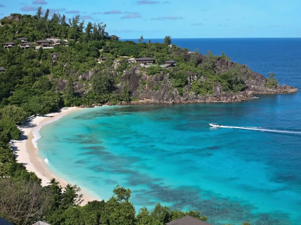 tengerparti_eskuvo_seychelles_fourseasons_1