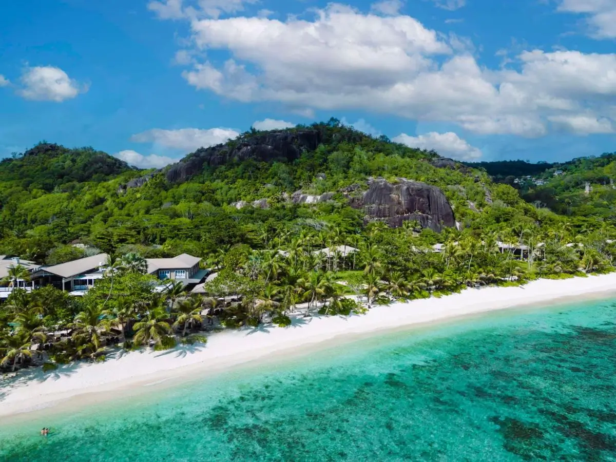 tengerparti_eskuvo_seychelles_kempinski_12