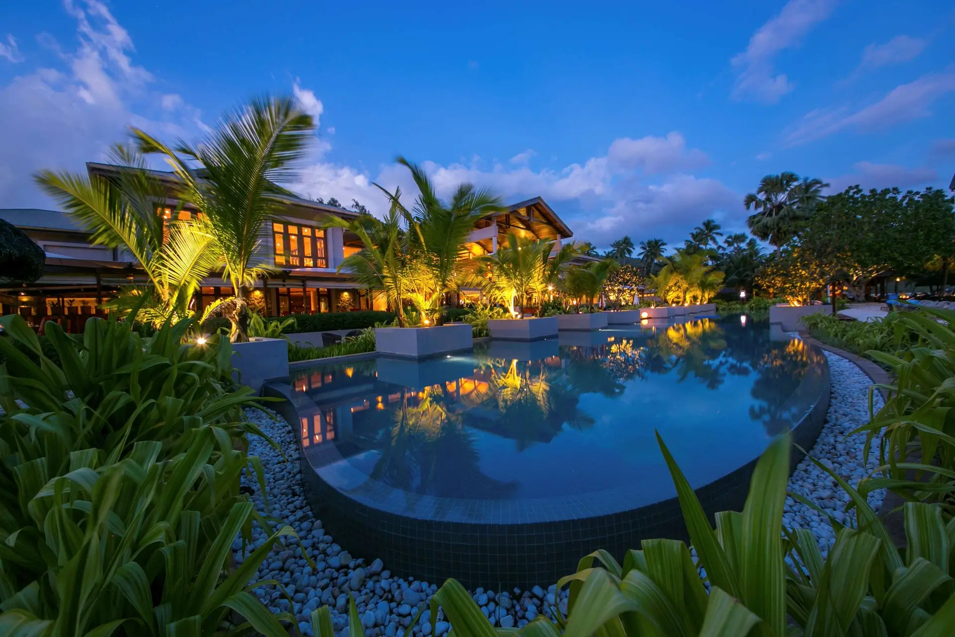 tengerparti_eskuvo_seychelles_kempinski_2