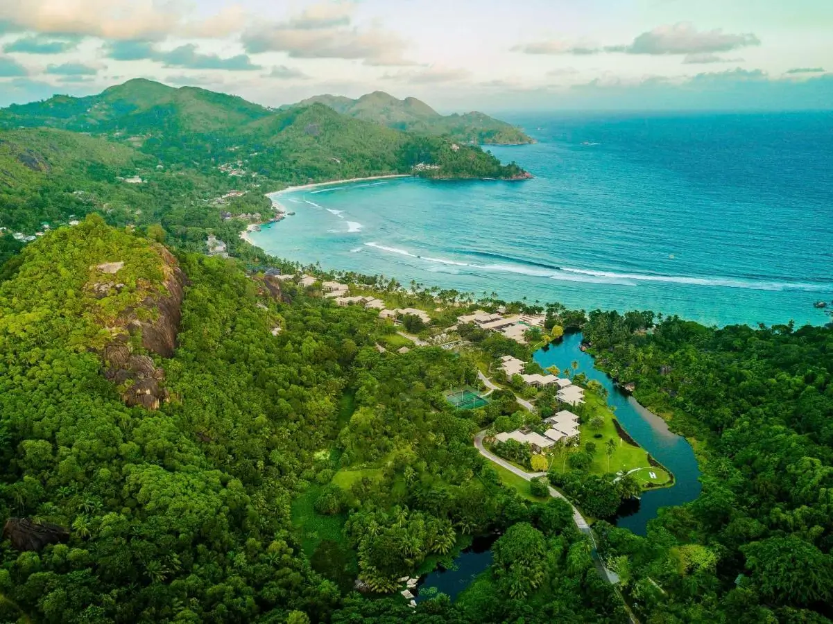 tengerparti_eskuvo_seychelles_kempinski_5