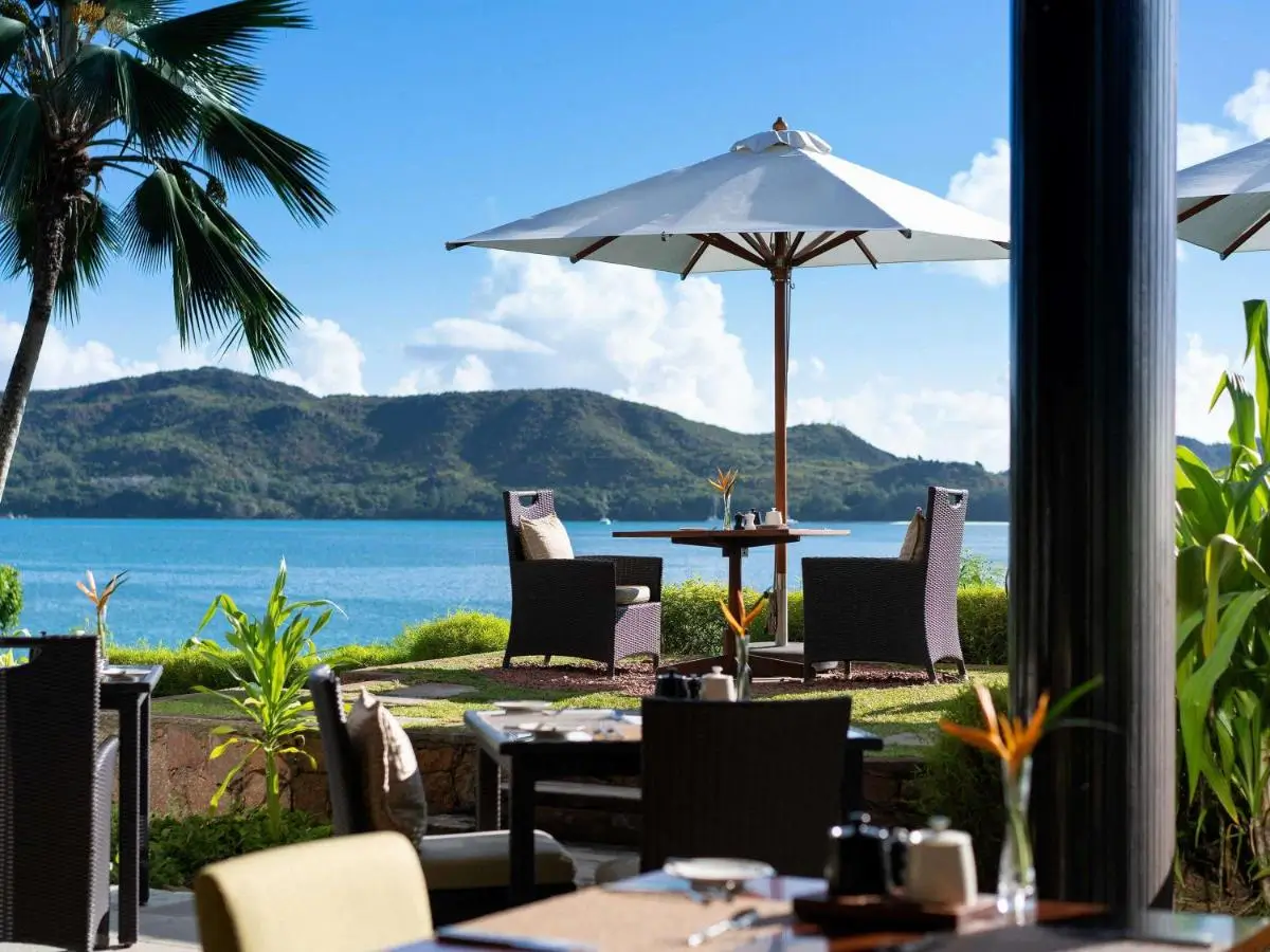 tengerparti_eskuvo_seychelles_raffles_14