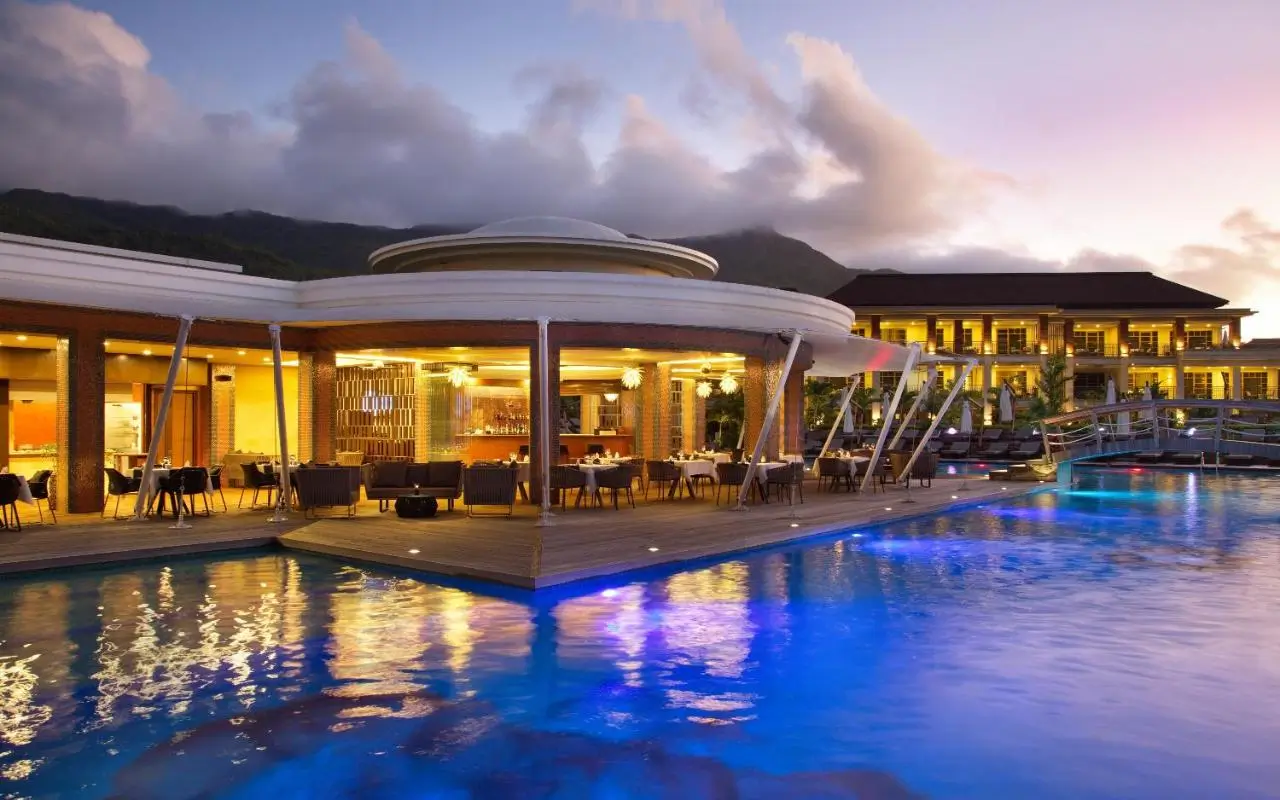 tengerparti_eskuvo_seychelles_savoy_9